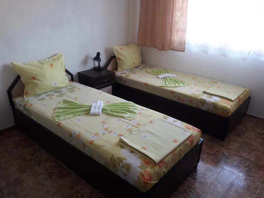 Georgievi Guest House Pomorie Exterior photo